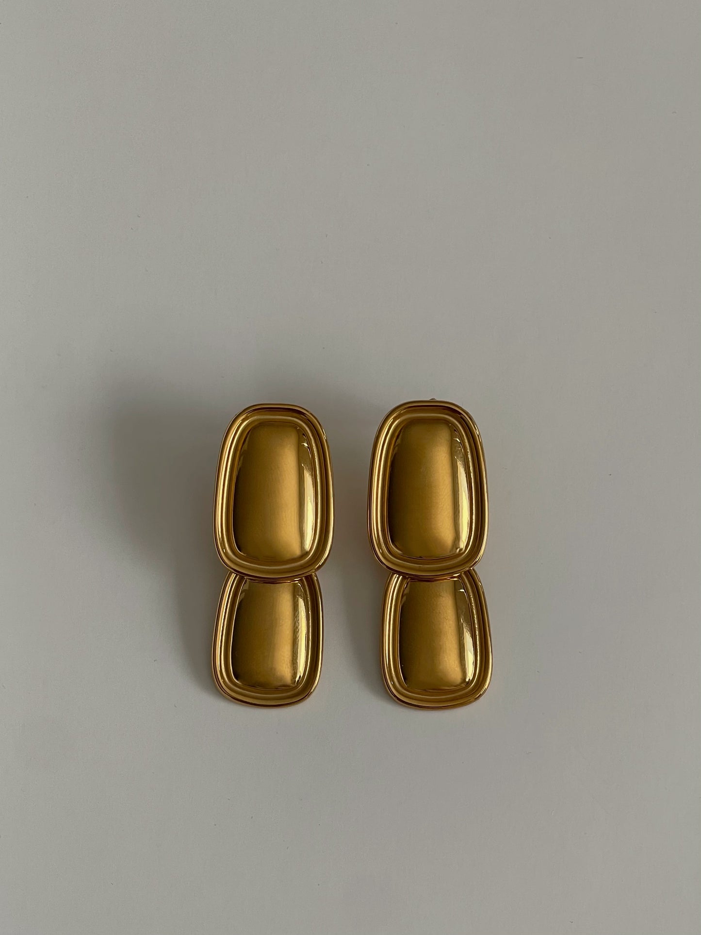 PEBBLE / GOLD